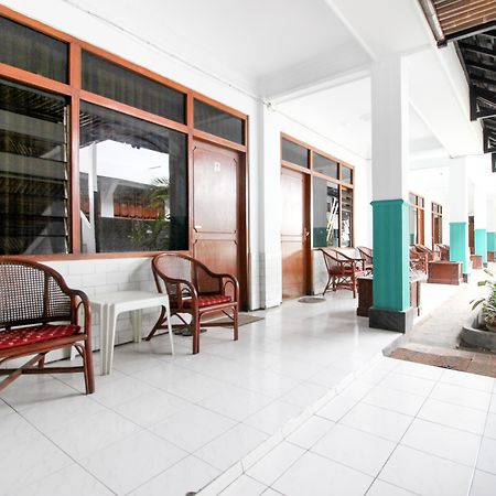 Reddoorz Plus Near Alun Alun Selatan Джок'якарта Екстер'єр фото
