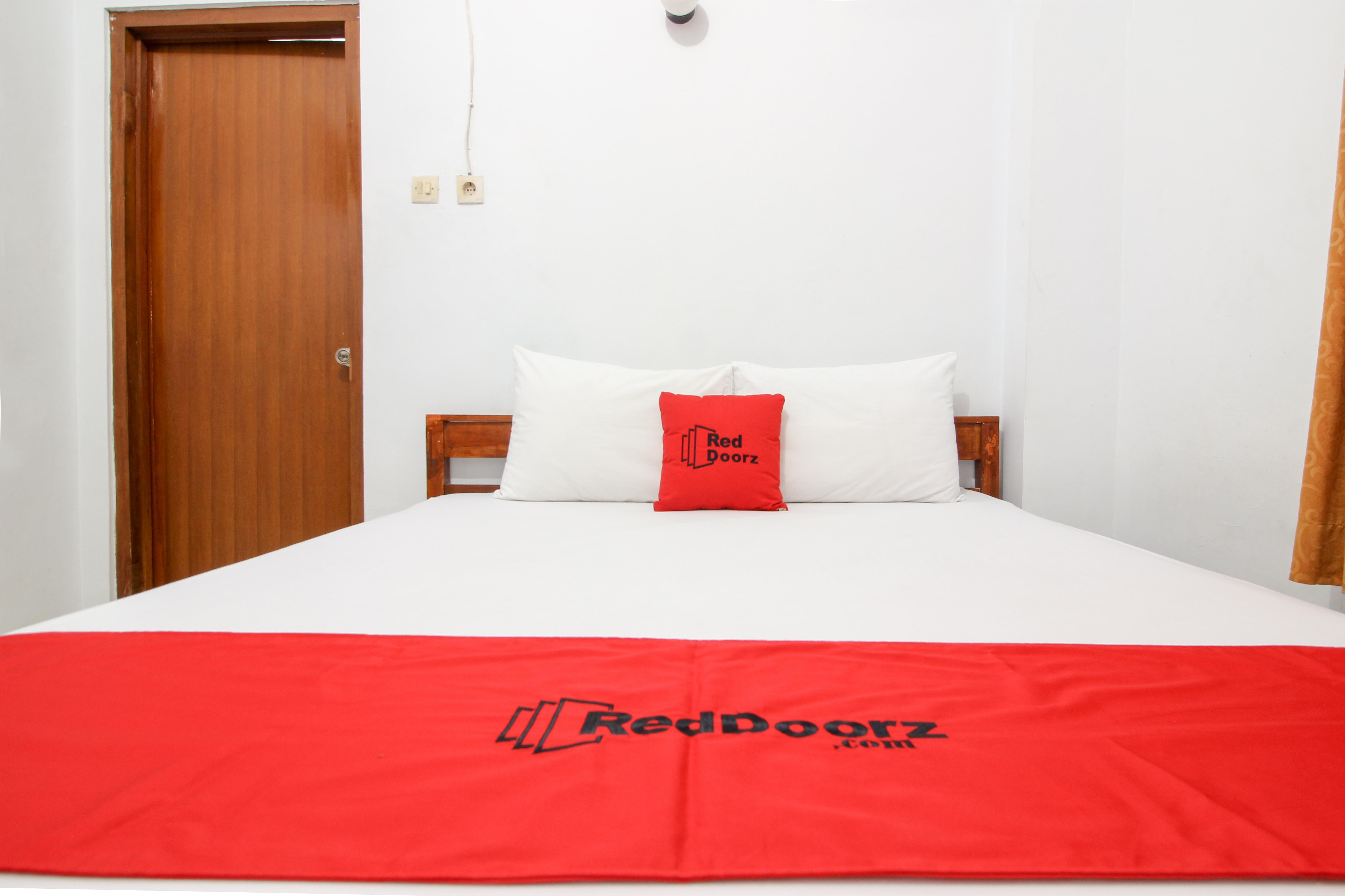 Reddoorz Plus Near Alun Alun Selatan Джок'якарта Екстер'єр фото