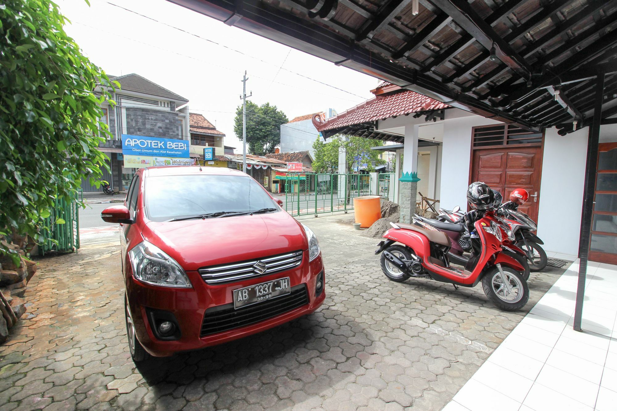Reddoorz Plus Near Alun Alun Selatan Джок'якарта Екстер'єр фото